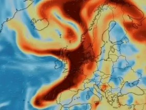 火山喷发的有毒气体云将在“几小时”内袭击英国